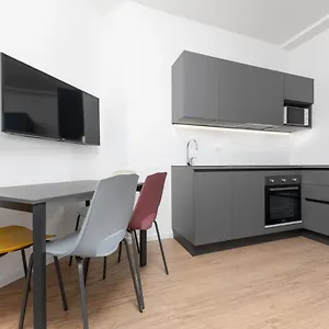 Apartamento Casa Da Mirabello, Milão